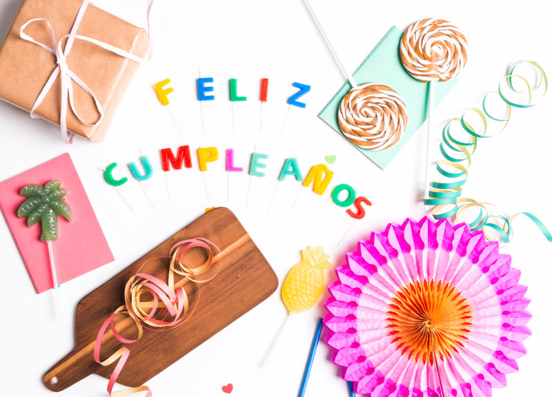 cumpleanos-sorpresa-amigos-fiesta-economica